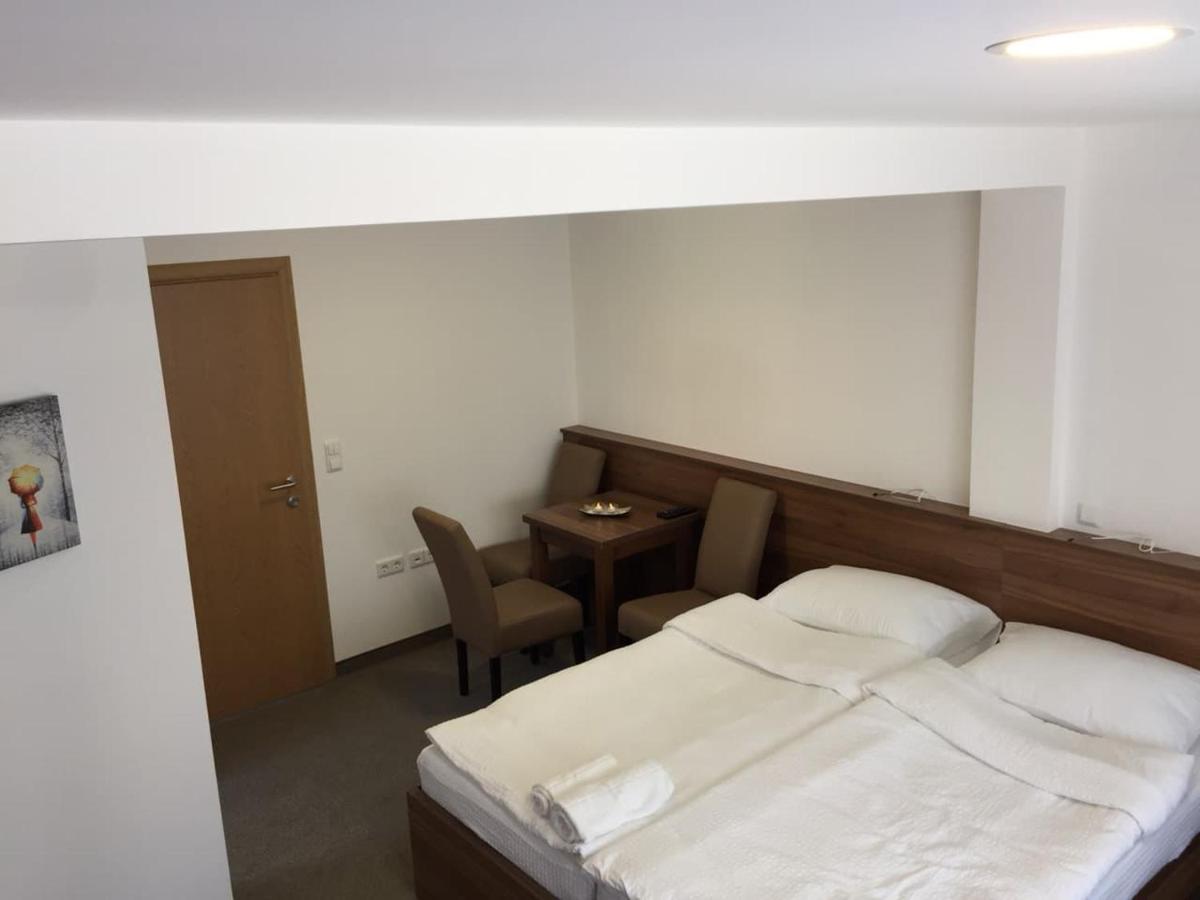 Malena Bed & Breakfast Gorazde Bagian luar foto